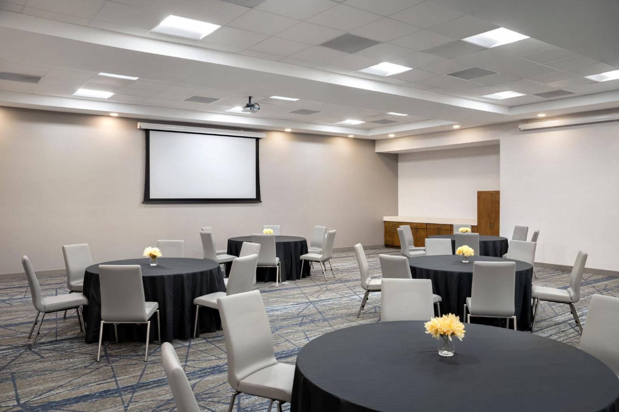 Holiday Inn Express Richmond By Ihg Zewnętrze zdjęcie