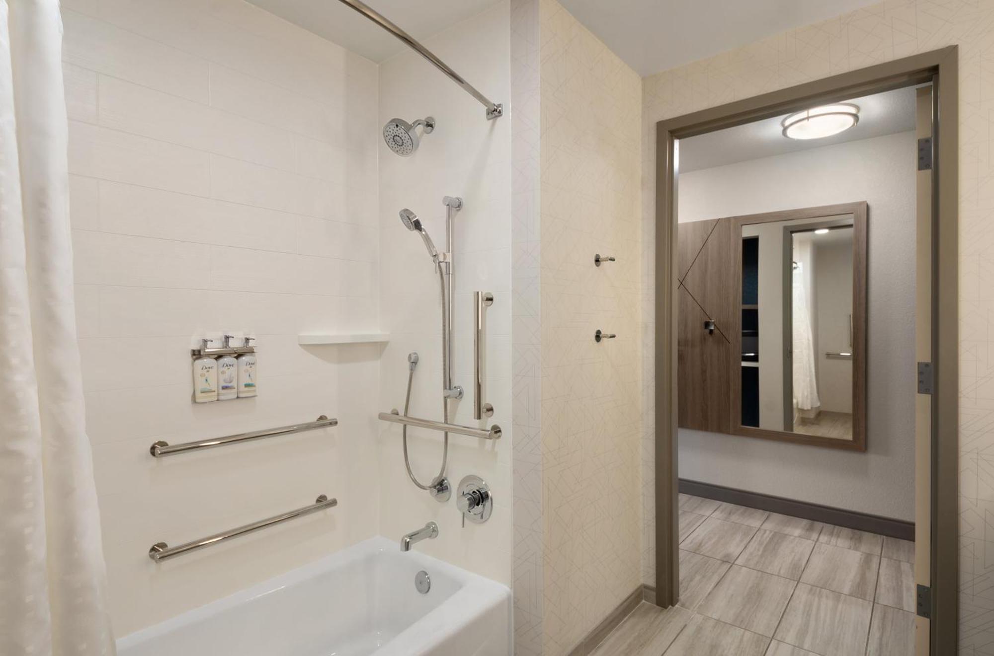 Holiday Inn Express Richmond By Ihg Zewnętrze zdjęcie