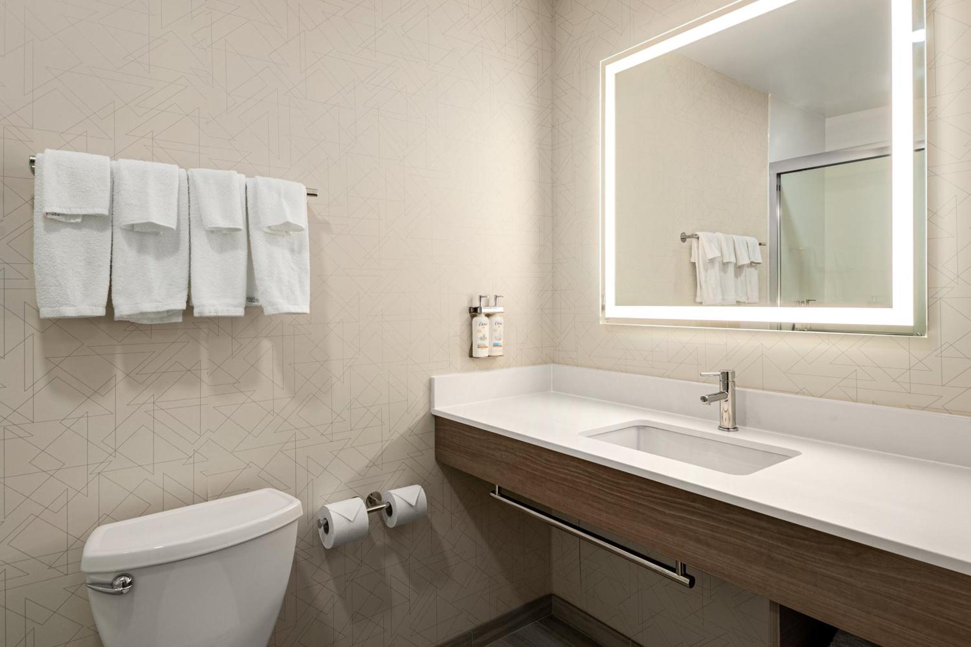 Holiday Inn Express Richmond By Ihg Zewnętrze zdjęcie